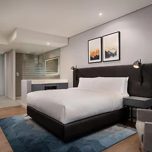 Marriott Crystal Towers Hotel